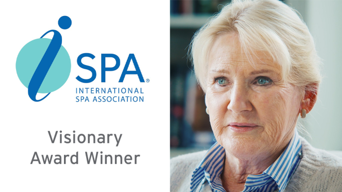 Kerstin tar emot utmrkelse  - ISPA Visionary Award